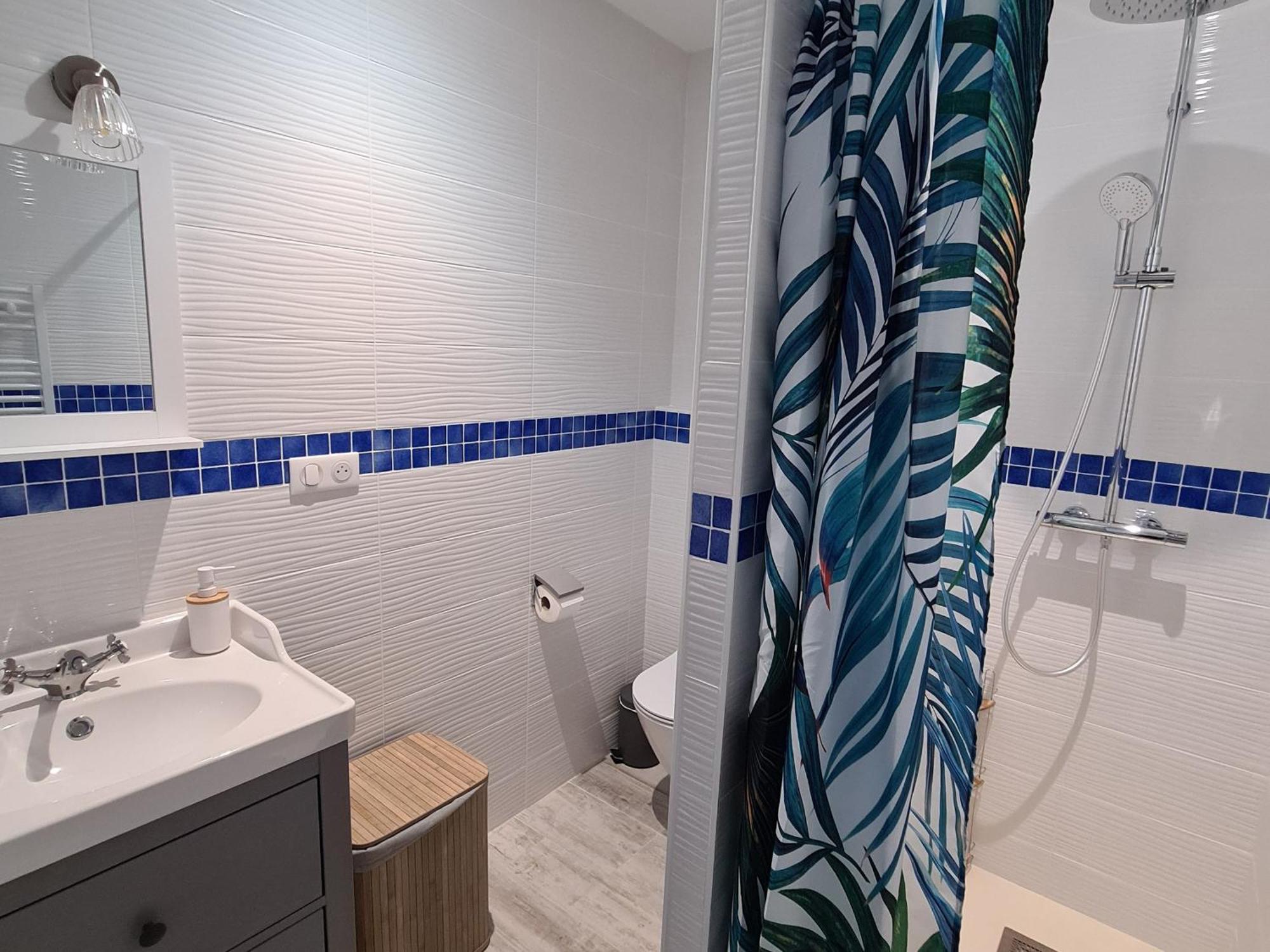 Gite Spacieux A Briare Avec Terrasse, Ideale Pour Familles Et Seminaires, Animaux Acceptes. - Fr-1-590-371 Exterior foto