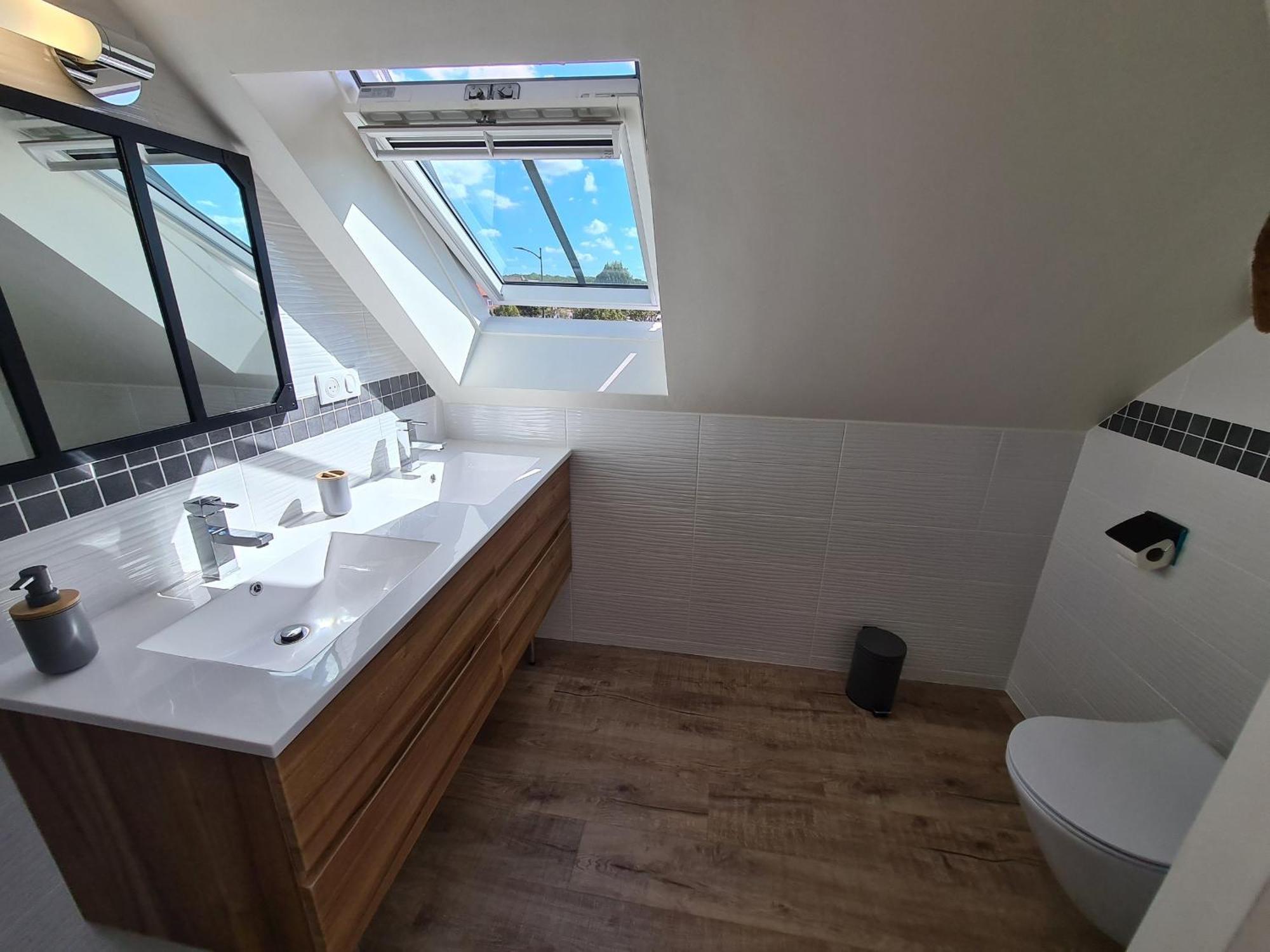 Gite Spacieux A Briare Avec Terrasse, Ideale Pour Familles Et Seminaires, Animaux Acceptes. - Fr-1-590-371 Exterior foto